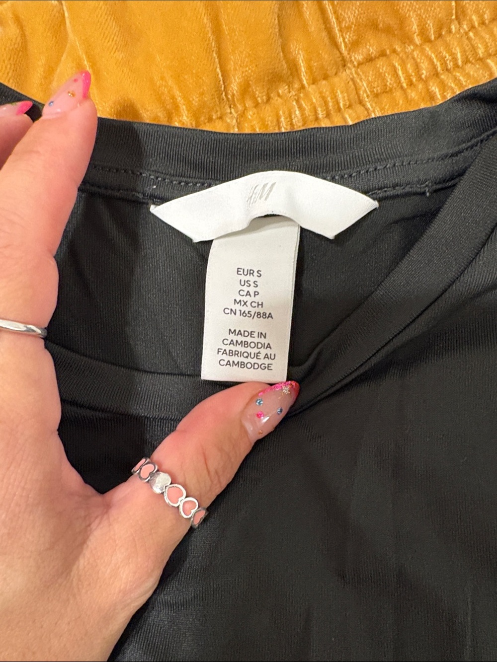 H&M Basic Tees - Picture 3 of 4